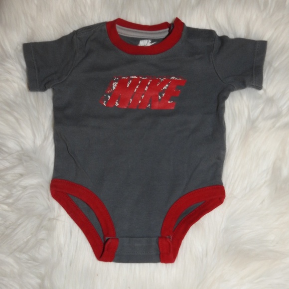 0-3 Month Nike Onesie - Picture 1 of 1
